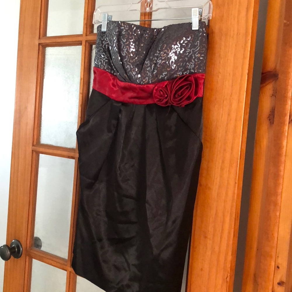 Sleeveless dress